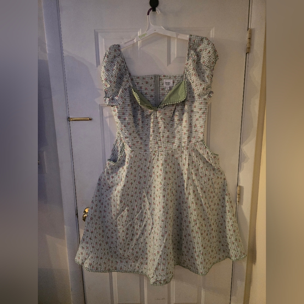 Floral Dress with Ruffle Sleeves From Unique Vintage 3x/20